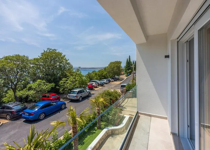 Appartement Amarie 2 *